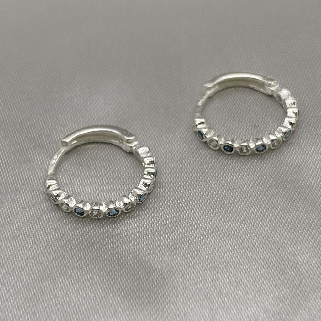 #H201 - Huggie Circular Con Piedra Zirconia Plata - B08/2.6