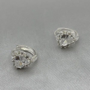#H202 - Huggie Corazón Piedra Zirconia Plata - B08/2.7