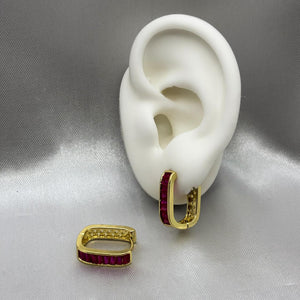 #HOL162 - Huggie Cuadrada Con Zirconia Oro Laminado 18K