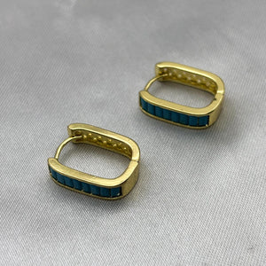 #HOL162 - Huggie Cuadrada Con Zirconia Oro Laminado 18K