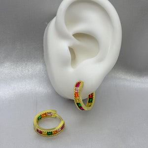 #HOL166 - Huggie Circular Con Piedra Zirconia Oro Laminado 18K