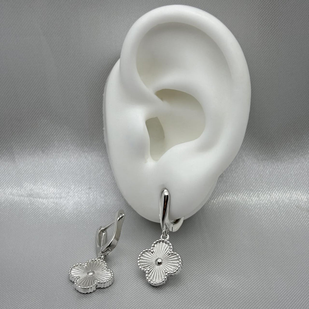 #J102 - Juego De Anillo Y Huggies Flor De Plata - MI9.3