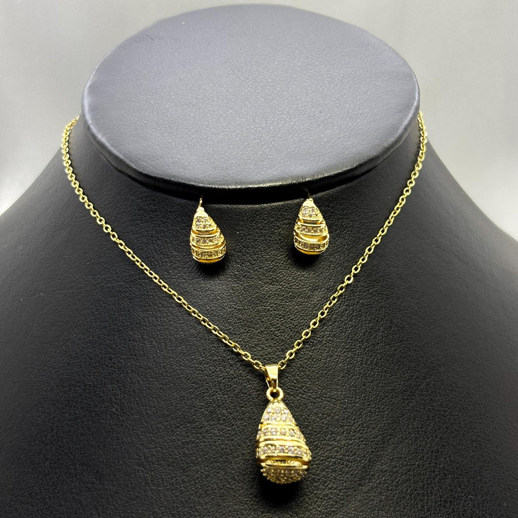 #JOL118 - Juego Gargantilla Y Broquel Gota Con Piedra Zirconia Oro Laminado 18K