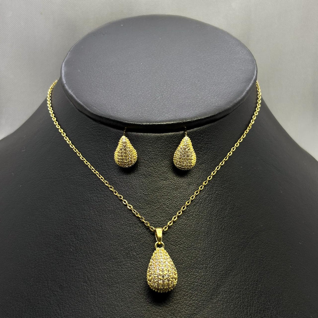 #JOL119 - Juego Gargantilla Y Broquel Gota Piedra Zirconia Oro Laminado 18K