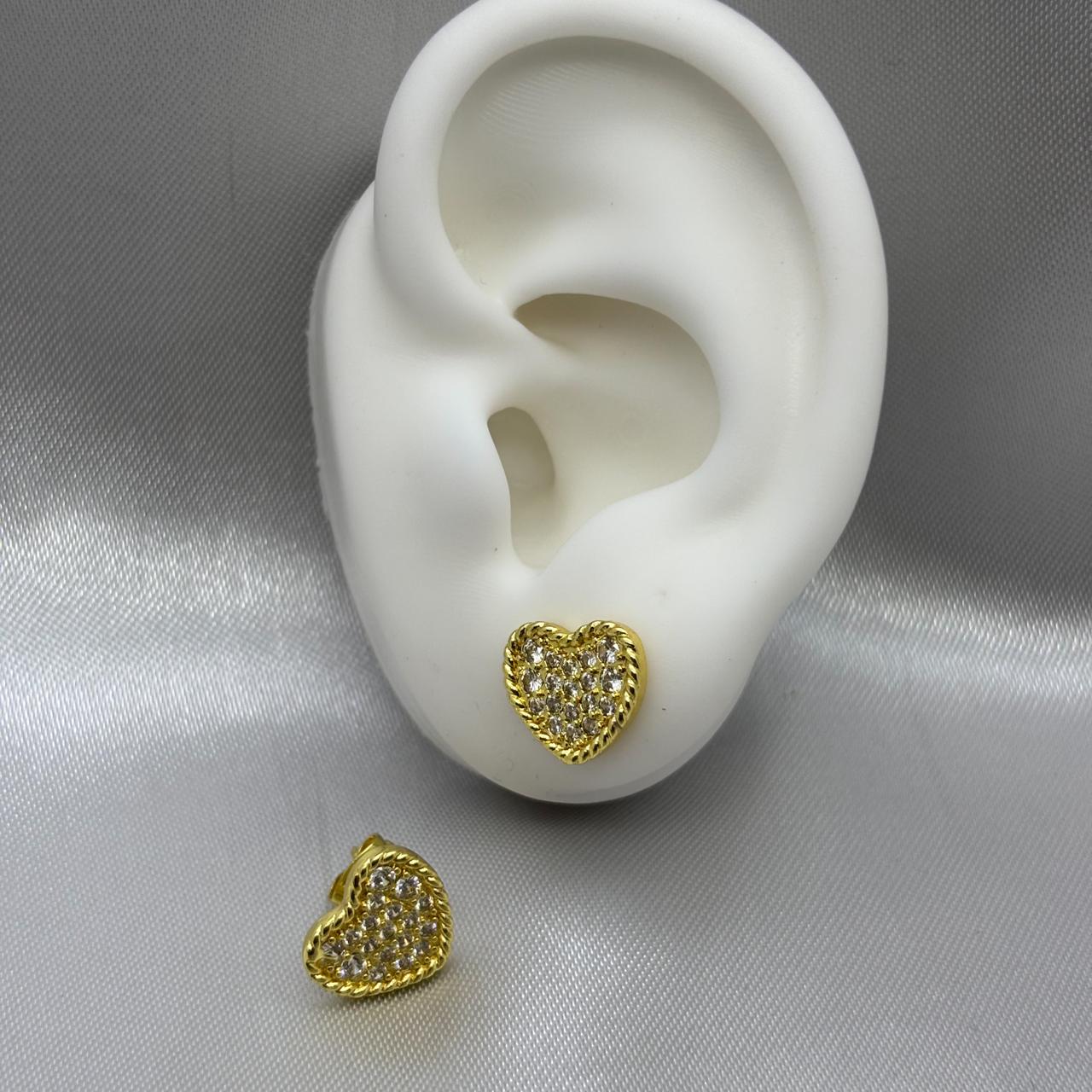 #JOL120 - Juego Broquel 3 Piezas Corazón Con Piedra Zirconia Oro Laminado 18K