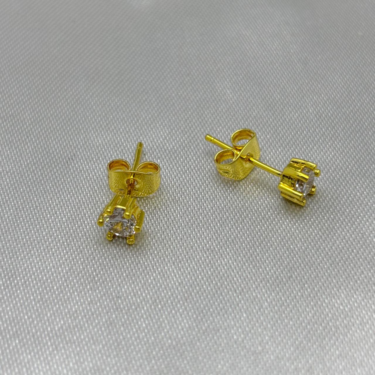 #JOL120 - Juego Broquel 3 Piezas Corazón Con Piedra Zirconia Oro Laminado 18K