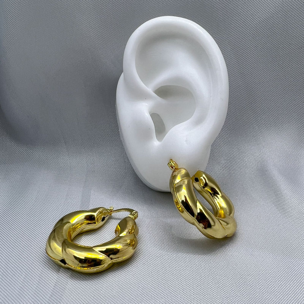 #ARRL111 - Arracada Concha Flor De Oro Laminado De 18K