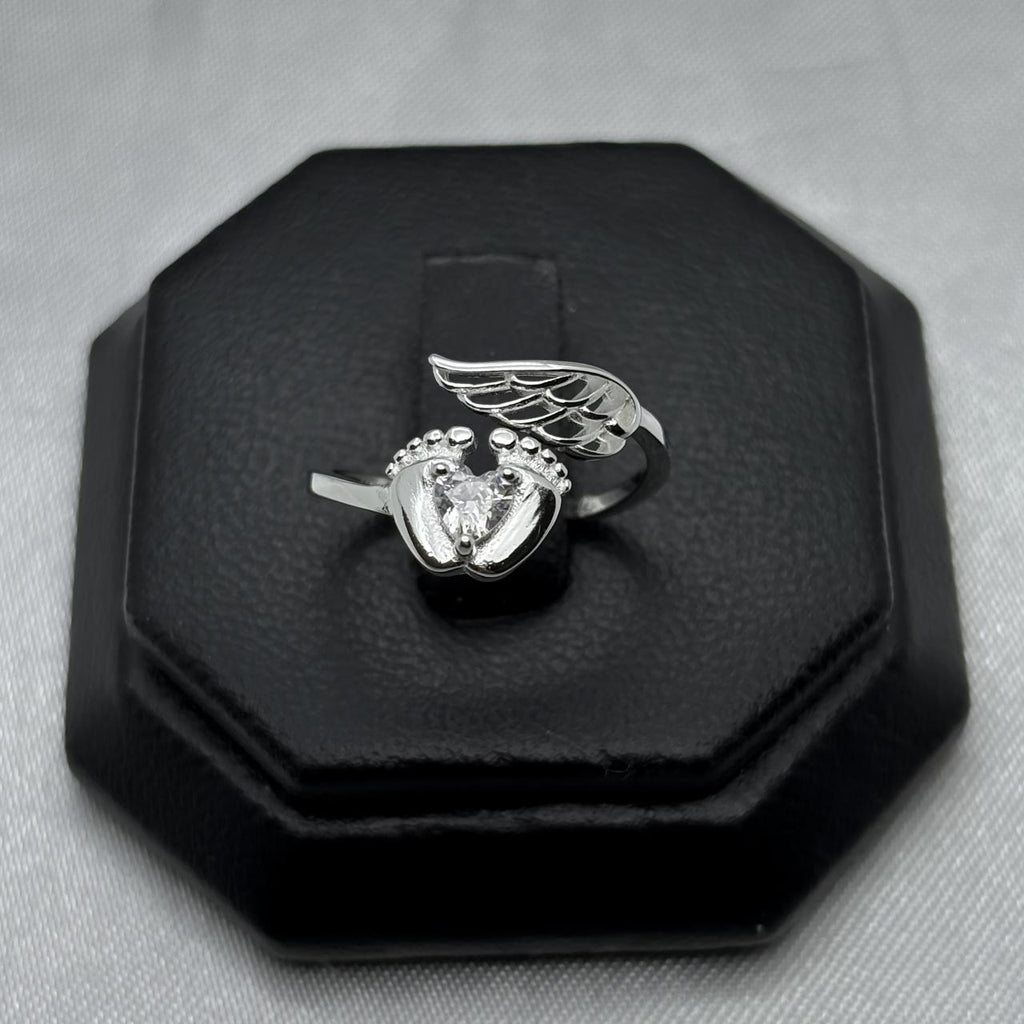 #AD177 - Anillo Con Piecitos Y Alas Con Zirconia Plata - B09/2.3