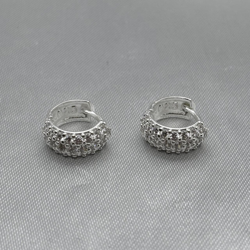 #H153 - Huggie De Plata Con Zirconia - F3.2