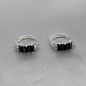 #H112 - Huggie Con Zirconia Plata - F4.0