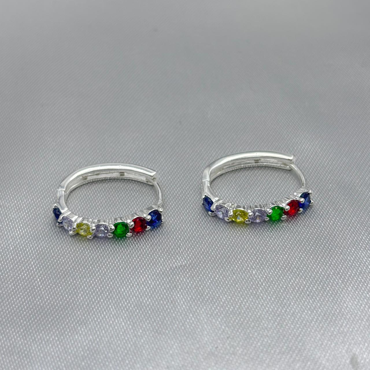 #H149 - Huggie Ovalado De Plata Con Ziconia - F3.0