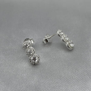 #BR149 - Broquel Elegante Con Zirconias Plata - LL1.8