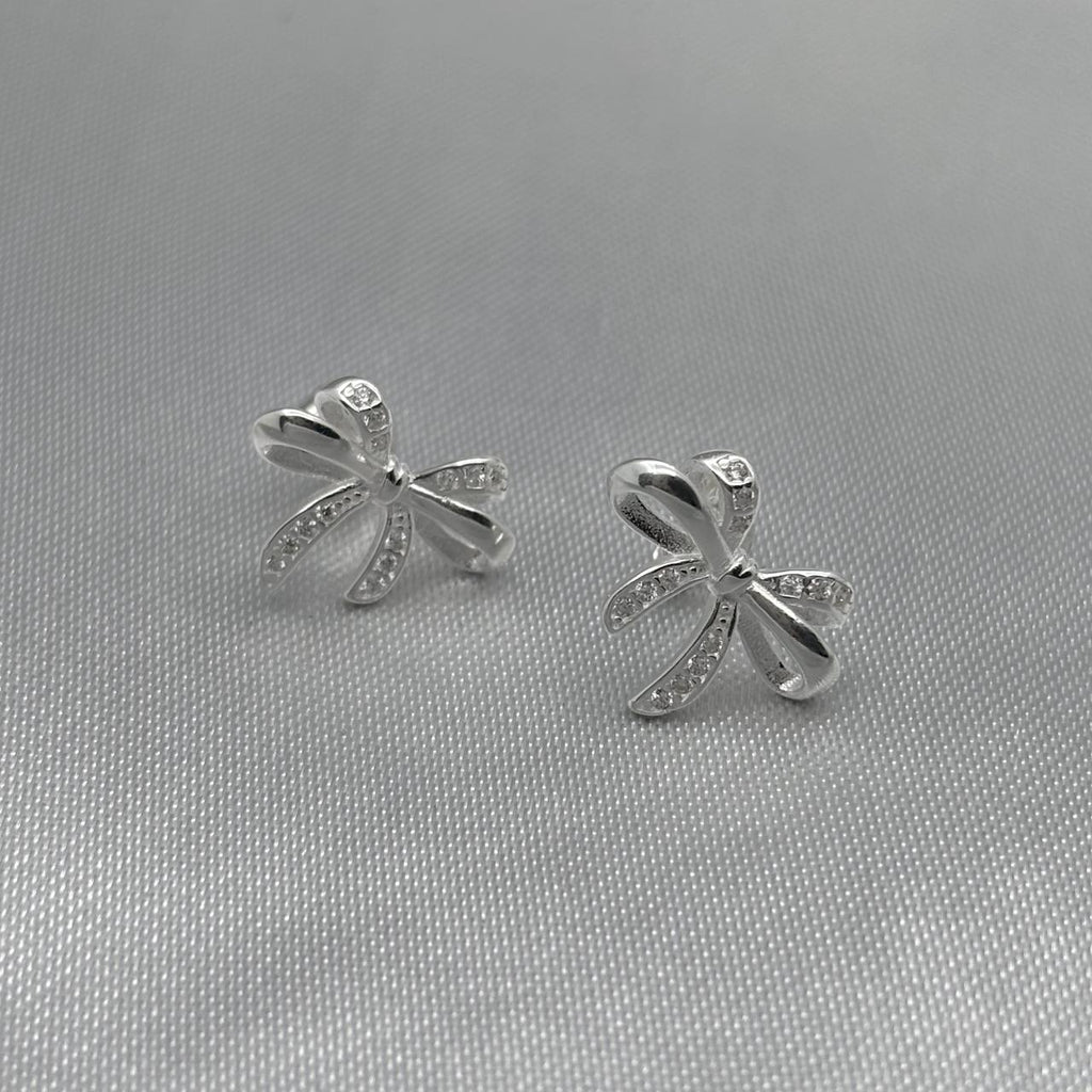 #BR101 - Broquel Moño Doble Lazo Con Zirconias Plata - IP1.7