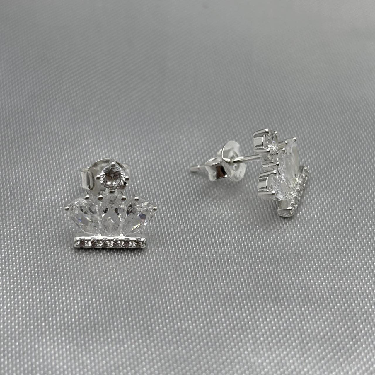 #BR115 - Broquel Corona Real Con Piedra Zirconia Plata - LL2.0