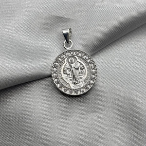 #D337 - Dije San Benito Circular Con Zirconias Plata - ZC3.3