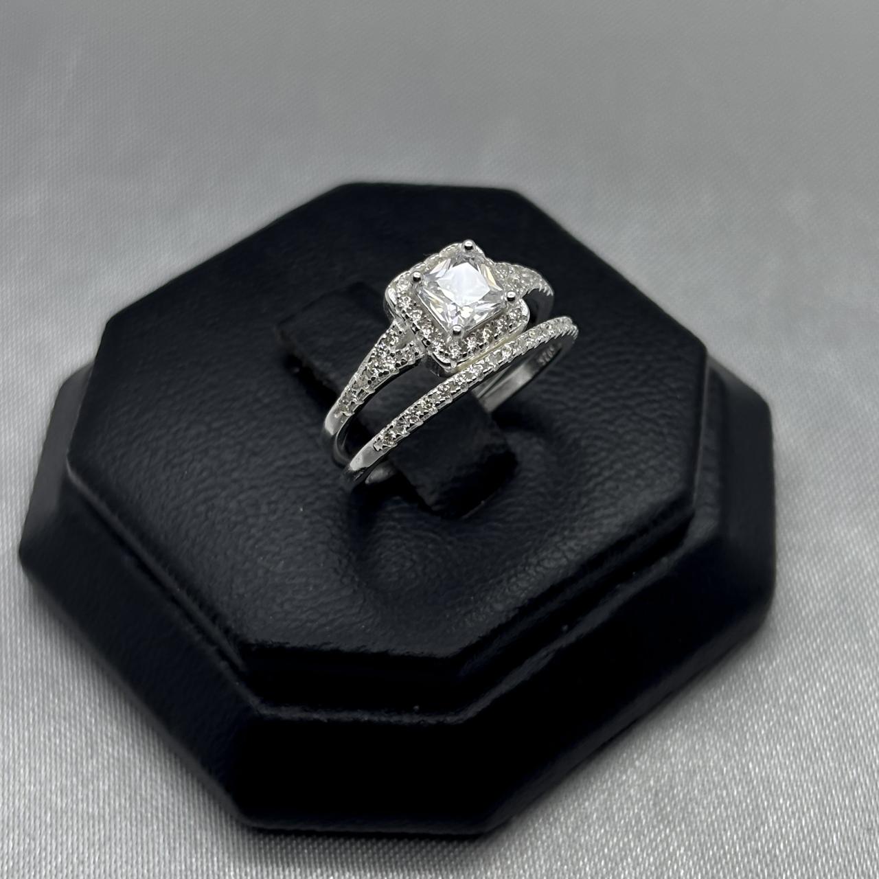 #AL147 - Alianza Cuadrado Con Zirconia Plata - PU3.6