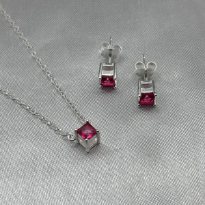 #J123 - Juego Cuadrito Gargantilla/Broqueles Con Zirconia Plata - PU3.8