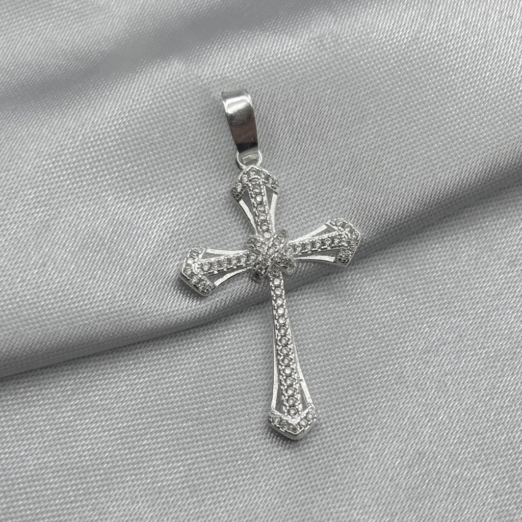#D205 - Dije Cruz Nudo Con Zirconias Plata -LL2.1