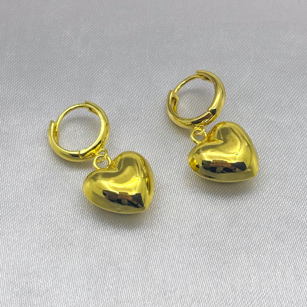 #HOL138 - Huggie Corazón Inflado Oro Laminado 18K