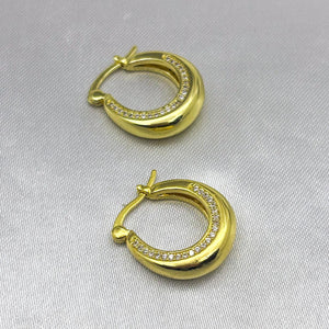 #HOL134 - Huggie Con Zirconia Oro Laminado 18K