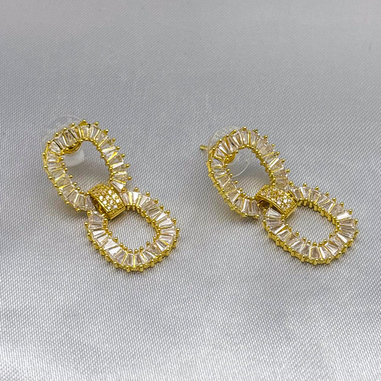 #ARL128 Aretes Cuadros Con Zirconia Oro Laminado 18K
