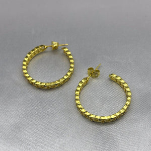 #ARRL124 - Arracada Eslabónes Con Zirconia Oro Laminado 18K