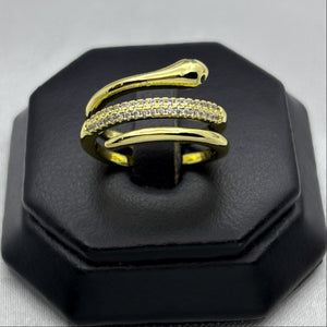 #AOL142 - Anillo Ajustable Serpiente Con Zirconia Oro Laminado 18K