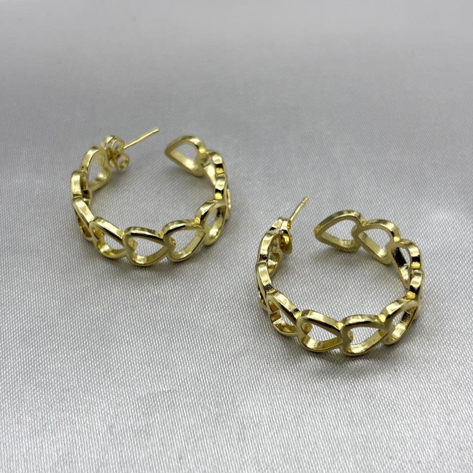 #ARRL141 - Arracada De Corazones Oro Laminado 18K