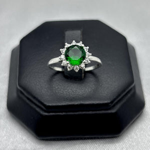 #AD110 - Anillo Flor Con Zirconia Plata - B09/2.1