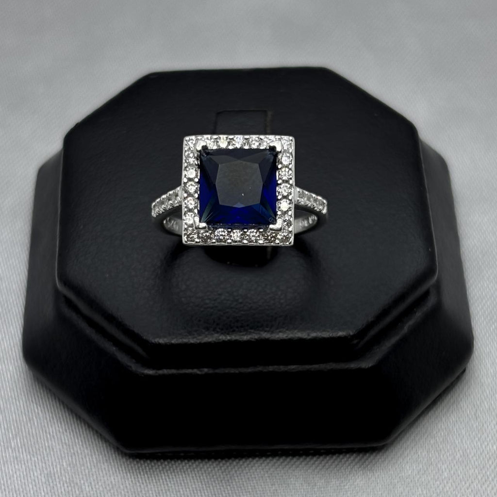 #AD161 - Anillo Cuadrado Con Zirconia Plata - A09/3.4