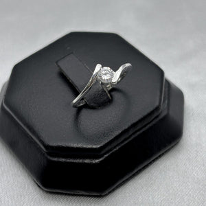 #AD217 - Anillo Con Zirconia Plata - A08/1.8