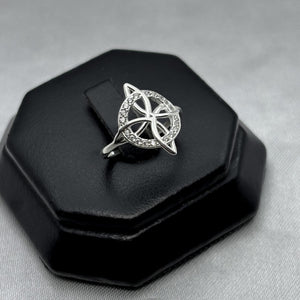 #AD366 - Anillo Nudo De Bruja Con Zirconia Plata - B09/1.6