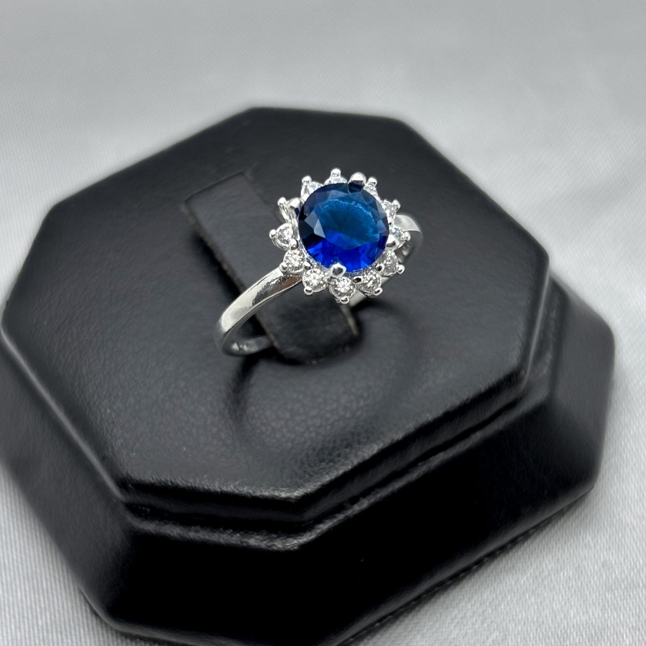 #AD110 - Anillo Flor Con Zirconia Plata - B09/2.1