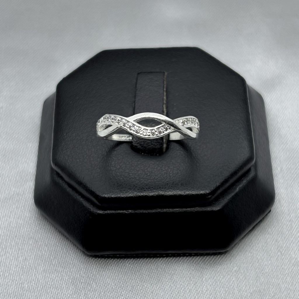 #AD115 - Anillo Enlazado Fino Con Zirconia Plata - A09/1.9