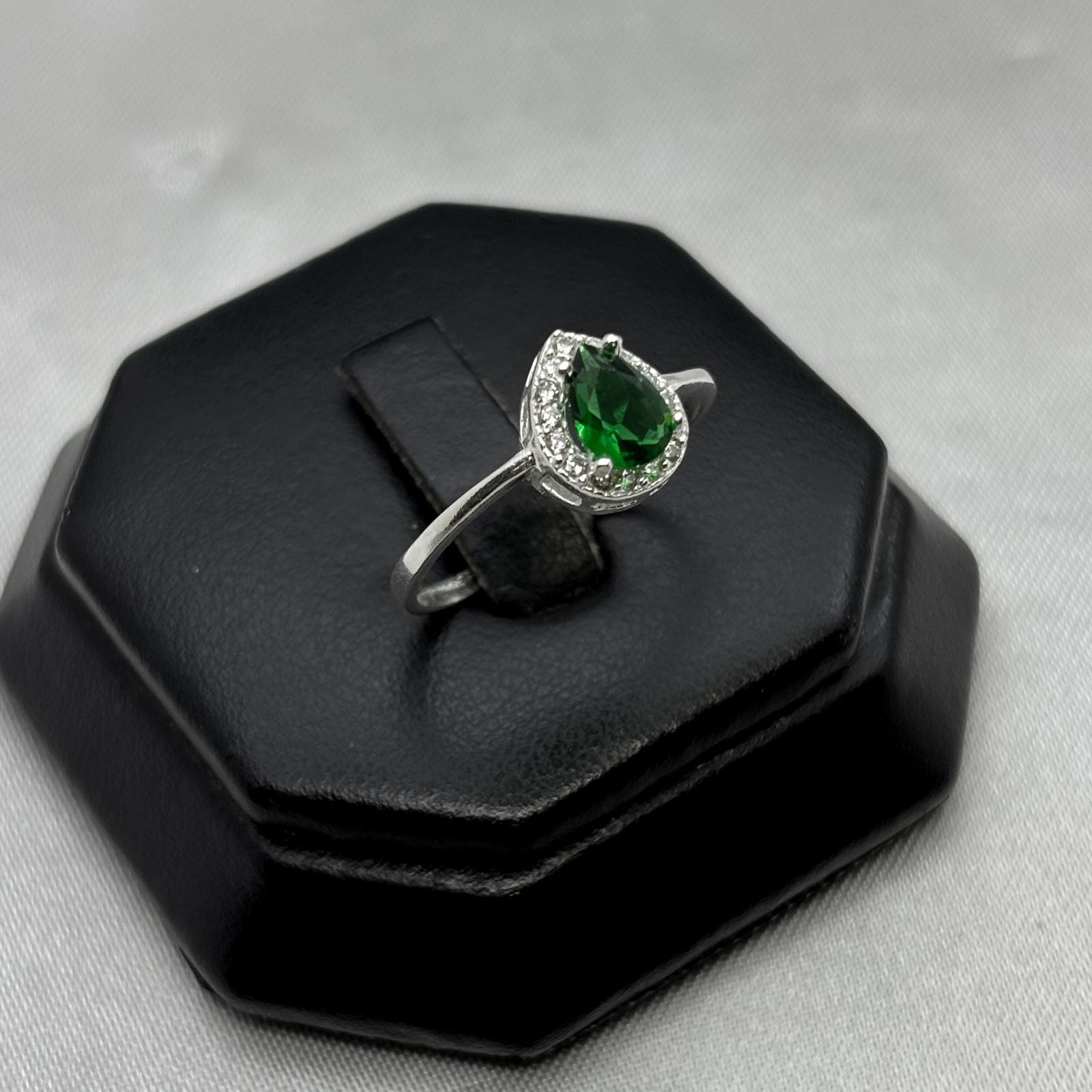 #AD464 - Anillo Gota Con Zirconia Plata - A09/1.5