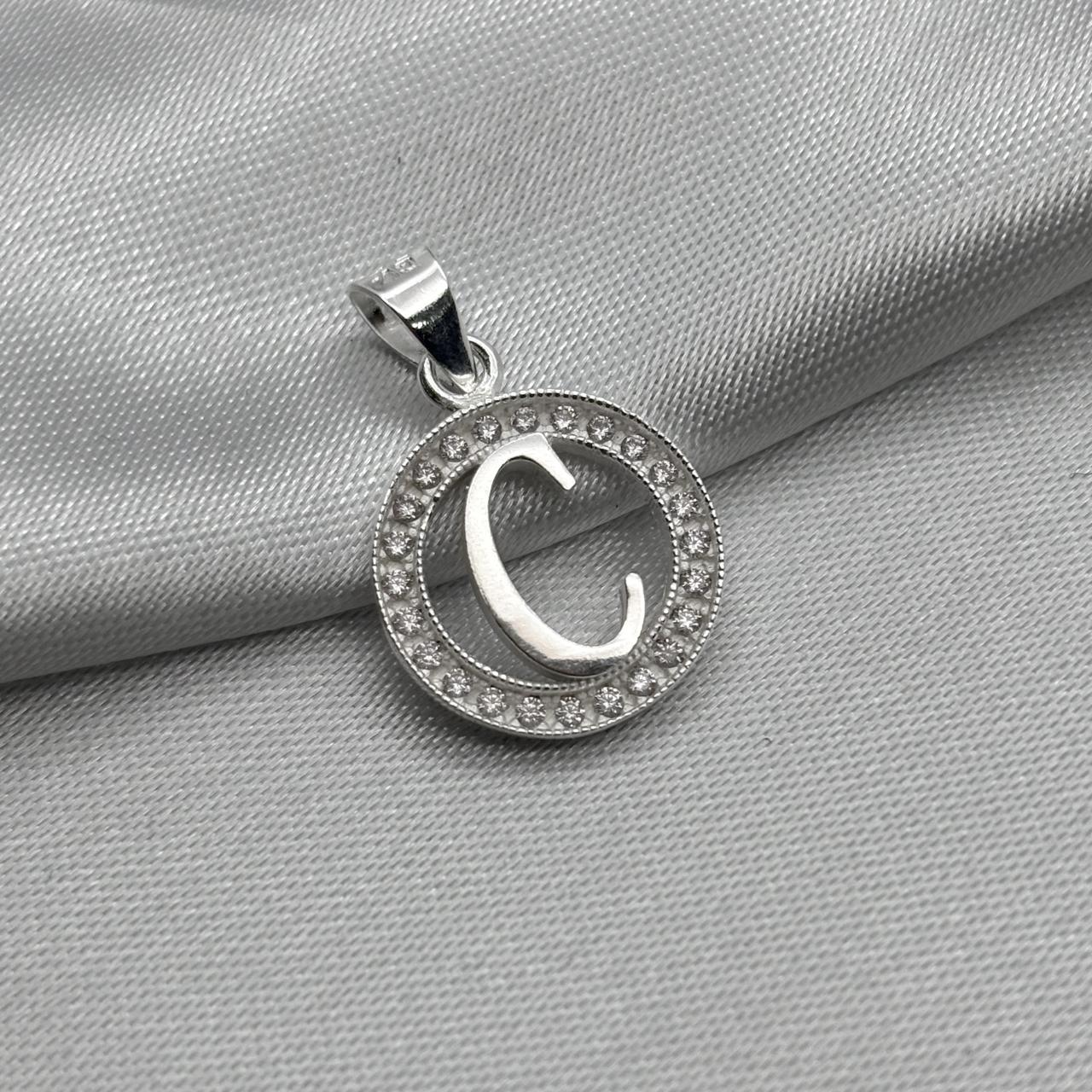 #D495 - Dije Circular De Letra Con Zirconia Plata - ZC2.2