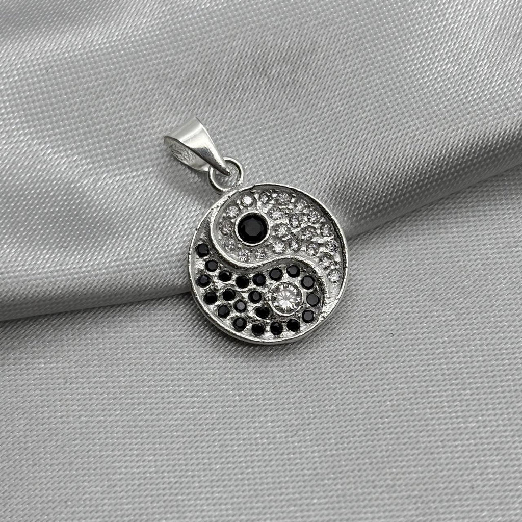 #D479 - Dije Yin Y Yang Con Zirconia Dos Colores Plata - ZC2.7
