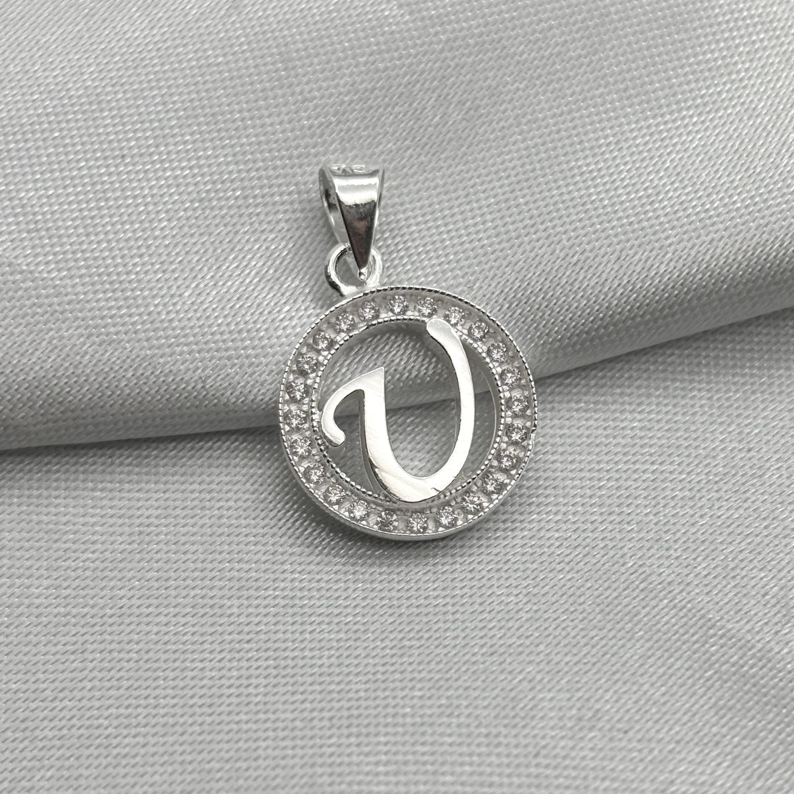 #D495 - Dije Circular De Letra Con Zirconia Plata - ZC2.2