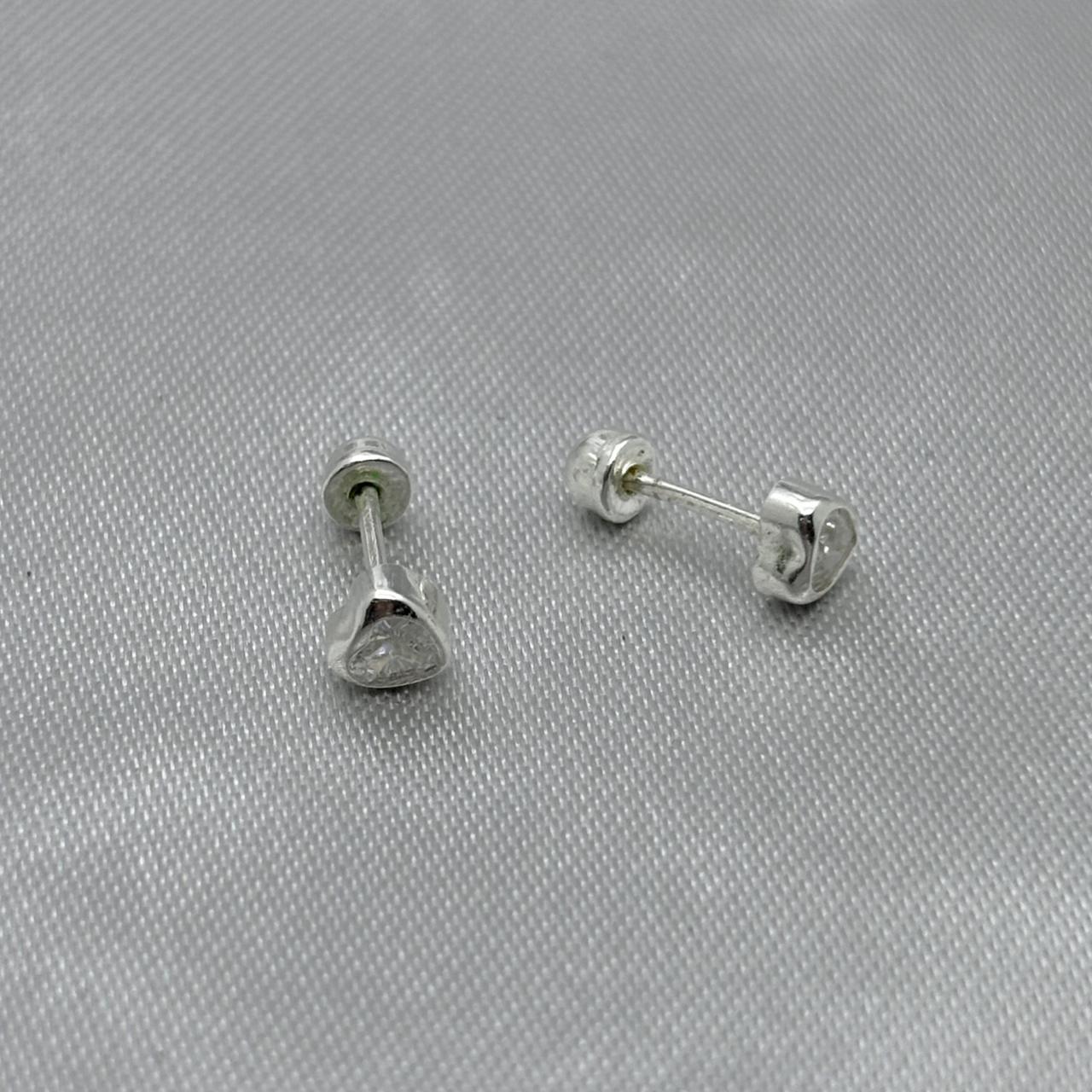 #BR279 - Broquel Corazón Con Zirconia - E28