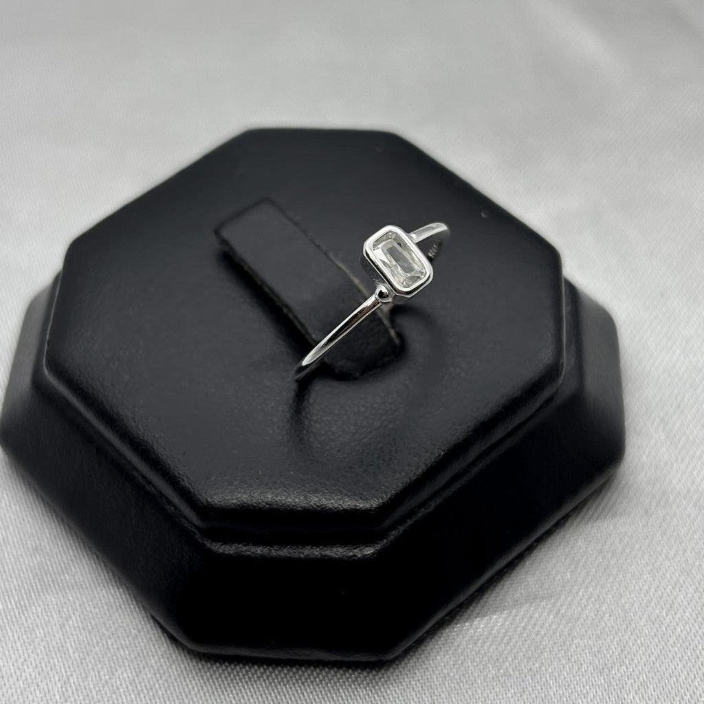 #AD469 - Anillo Con Zirconia Plata - B11/1.1