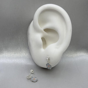 #BR281 - Broquel Flor Esmaltada Con Zirconia Plata - F41