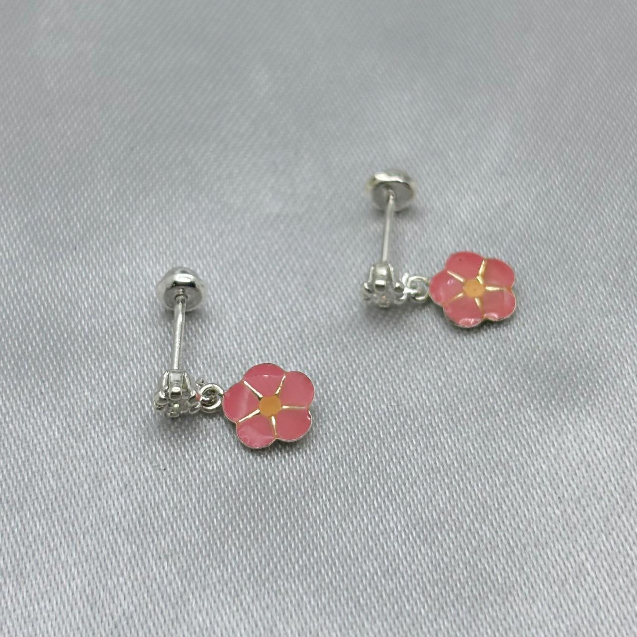 #BR281 - Broquel Flor Esmaltada Con Zirconia Plata - F41
