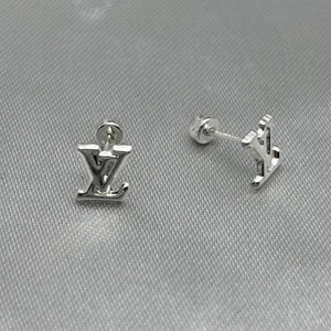#BR320 - Broquel Tipo Louis Vuitton Plata