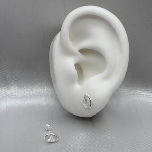 #BR324 - Broquel Gota/Pera Con Piedra Zirconia Plata
