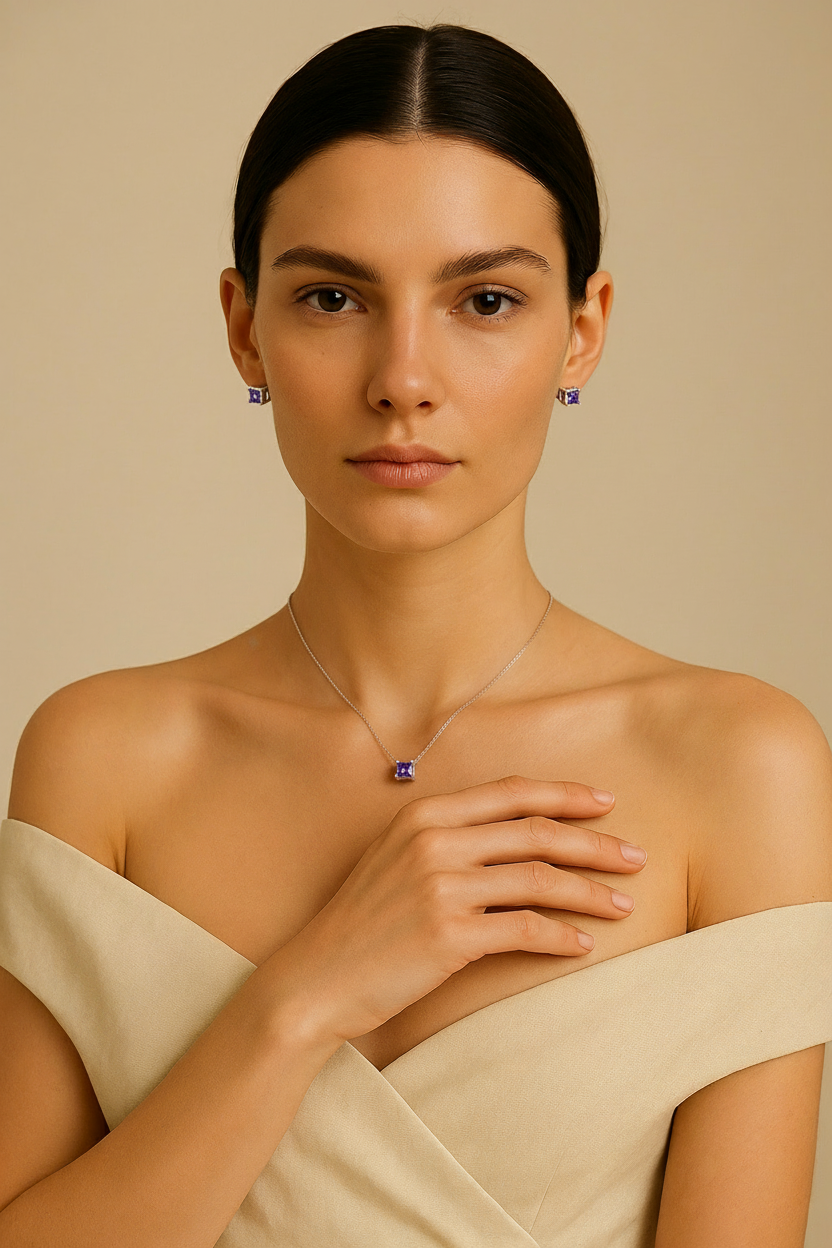 #J123 - Juego Cuadrito Gargantilla/Broqueles Con Zirconia Plata - C14/3.8