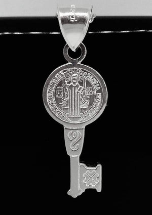 #D174 - Dije De Llave De San Benito Plata - CE1.7