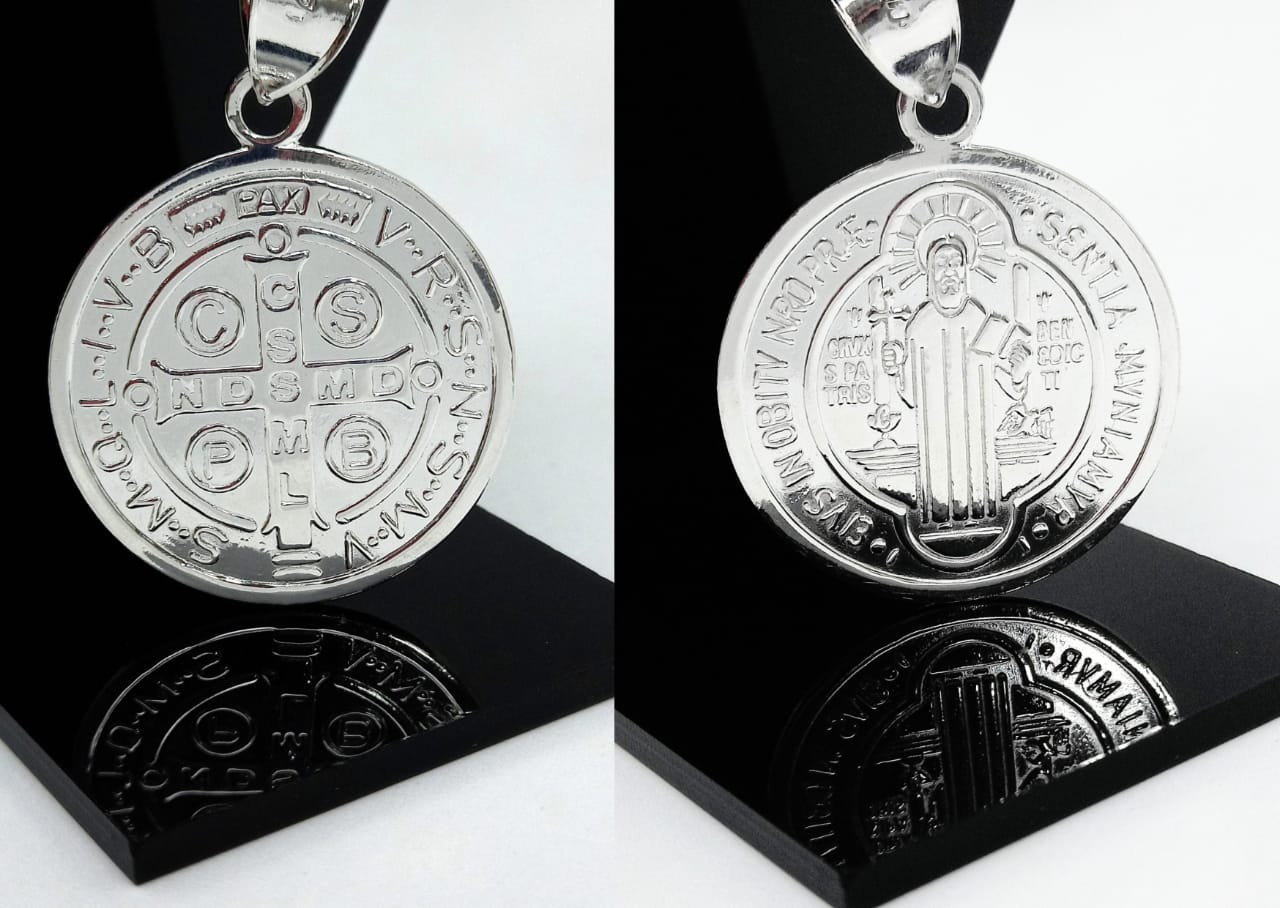 #D173 - Dije/Medalla De San Benito Plata - CE10.8