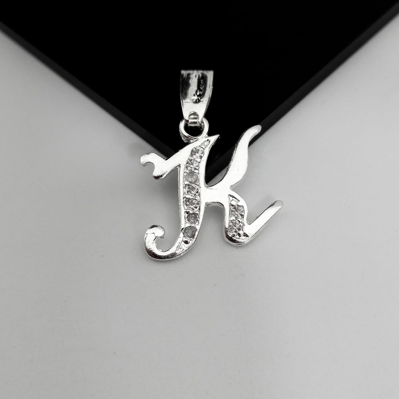 #D116 - Dije De Letra Con Zirconia De Plata - B09/1.5