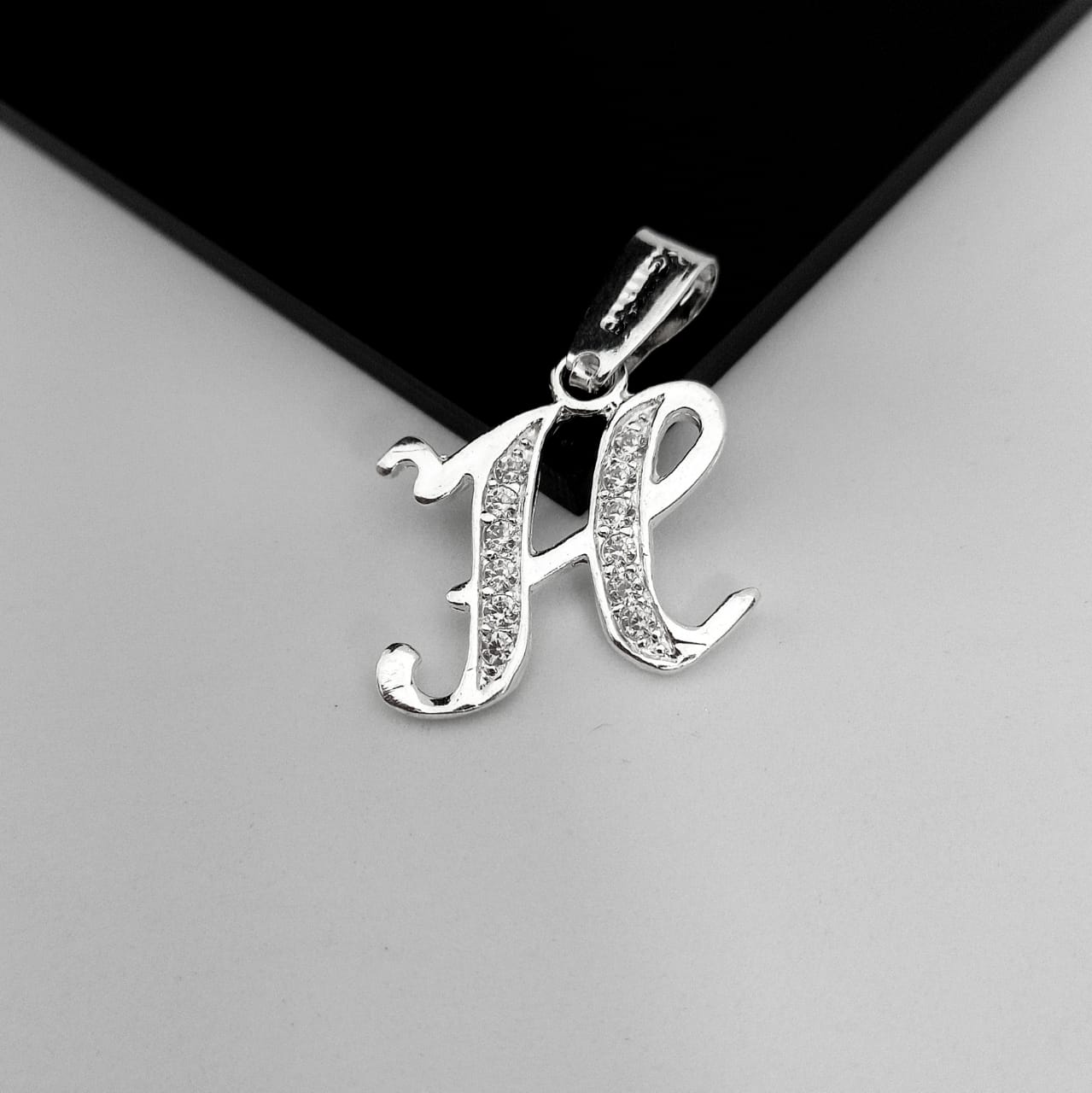 #D116 - Dije De Letra Con Zirconia De Plata - B09/1.5