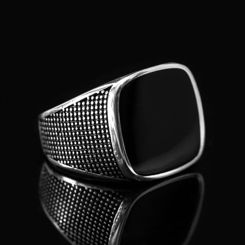 #AC137 - Anillo Caballero Cuadrado Piedra Zirconia Plata - PU7.0